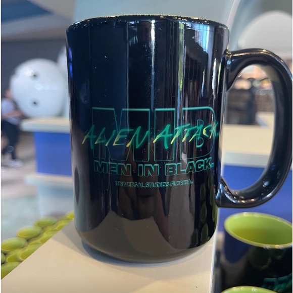 Universal Studios MIB Men In Black Alien Attack Mug New - Picture 1 of 1